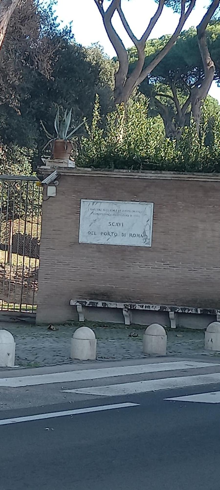 A Santy'S Rooms-Bagnocondiviso Sharedboth Room2Piano-No Lift-3Chilom A Piedi Xaeroporto-A Pagamento Shuttle Air Condizextra Bed Extrabed For A Fee-3 Minuti Bus Xfieradiroma-10 Minutes Stop Bus To Rome In50 Minutes Trafficpermitting Are You To Rome Fiumicino Zewnętrze zdjęcie